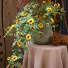 Decoratieve bloemen kransen kunstmatige maisy muur hangende slinger rattan simulatie zonnebloem klimop tuin woonkamer nep decor zijden home f