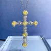 Ręcznie robiony wisiorek Topaz Diamond Cross 100% prawdziwy 925 Srebrny Srebrny Naszyjnik dla kobiet Mężczyzn zaręczynowy