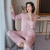 여성용 잠자기 QSROCIO 여성 잠옷 세트 빈티지 V 목 레이스 잠자기 실크 Nightie Leisure Home Close Nightwear Pajamas Femme 230310