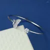 Bracelets porte-bonheur luxe femme blanc Zircon Bracelet mignon couleur argent réglable pour les femmes cristal papillon aile chaîne