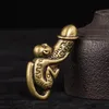 Ключевые кольца Pure Brass Zodiac Monkey Penis Подвеска для брелок мужчина Keyrings Подвеска творческая цепь забавного автомобиля.