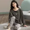 Ropa de dormir para mujer Conjunto de pijama para mujer Pijamas de algodón Versión coreana Traje de ropa para el hogar de manga larga Traje suelto de dos piezas de talla grande Talla grande 230310