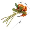 Fleurs décoratives 5PCS / Bundle Artificielle Rowan Bouquet De Fruits Simulation Baies Réaliste Plante Arbre De Noël Fournitures De Fête De Mariage Maison