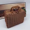 Opslagmanden Handgemaakte rattan opbergdoos put picknick mand koffer koffie witte retro geweven doos met handgreep 230310