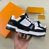 2022 Fashion Casual Woman Men Shoes Luxury Tenis Masculino Shoes äkta läder unisex skor röda sneakers män som kör KMQQ RH1000003