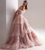 Robes de soirée Sevintage Dusty Pink Robes de bal longues Sweetheart froissé Tulle Ruffles Robes de soirée Off épaule Tiered A-Line Party Dress 230310