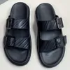 Nieuwe herensandalen pantoffels platformsandalen met kenmerkend logo op het gezicht slippers pantoffel eenvoudige strandsandalen pantoffels antislipzolen Zorg voor een ontspannen stijl 38 46