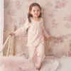 Pijamas Conjuntos de pijamas con lazo de Lolita para niña, tops de algodón rosa, pantalones, conjunto de pijamas de encaje vintage para niños pequeños, ropa de salón para dormir de estilo real 230310