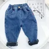 Jeans Kinderkleding Boy Dungarees Casual vaste kleur denim broek oversized peuter winter katoen fleece thermische broek