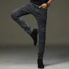 Jeans da uomo 2022 Jeans slim da uomo di alta qualità di nuovo arrivo Pantaloni casual da uomo skinny in denim di moda classica Y2303