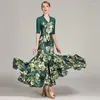 Sahne Giyim Gri Yeşil Lady Balo Salonu Dans Elbisesi Yarım Kollu V Boyun Uzun Kadın Modern Dans Takım Ulusal Standart Kostümler