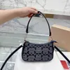 حقيبة مصممة مصممة C-Letter Print Counter Counter Women Leather Leather Underarm Bag Bag Crossbody عالية الجودة من Luxurys Prester 230301