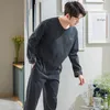 Vêtements de nuit pour hommes hommes col en v épissure pyjamas ensemble coton mâle à manches longues automne hiver pyjama lâche hommes maison ensemble solide vêtements de nuit hauts pantalons 2 pièces 230311