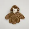 Rompers Autumn Winter Fashion Hoodies Bodysuit Spädbarn Boy Big Pocket Jumpsuit Girl Cute Bear Cotton Bodysuits 230311