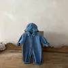 Rompers Korean Style Осенняя одежда Baby Girl Boy Romper Оборотный воротник с длинными рукавами джинсовый синий комбинезон, рожденная одежда E4580 230311
