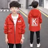 Tench Coats Boys Jackets Kids Fashion Spring Fall Childrens Coats 문자 인쇄 트렌치 얇은 어린이 재킷 외부웨어 옷 230311