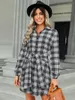 Robes décontractées Capucines mode Plaid à lacets taille chemise robe à manches longues simple boutonnage court pour les femmes 2023