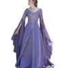 Vestidos de baile de lavanda medieval bordados flare mangas compridas uma linha v pesco