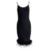 Casual Dresses 2023 Autumn Black Justering Sling U-Neck Elastic Slim Bandage Kjol Feather Pendulum Temperament Elegant aftonklänning