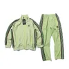 Chándales para hombres Conjunto de chaqueta con agujas verdes Mariposa bordada AWGE Traje de correas laterales Pantalones Chaquetas Trajes 230311