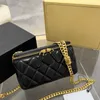 Woman's Luxury Designer Tags Schouder Crossbody Bags Handtassen TOTE 2023 NIEUWE FASHIEREXTURE SCHOUDER RAND LEDER Multifunctionele draagbare capaciteit Make -uptas