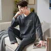 Slaapkleding voor heren V-NECK SPLICE Pyjama Set katoenen mannelijke lange mouwen herfst winter pyjama losse mannen thuis set vaste slaapkleding tops broek 2pcs 230311