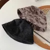 Breda randen hattar våren och sommaren kvinnors hinklatt hål fiskare hatt utomhus enkla solskydd kvinnors hatt retro överstate gorros p230311