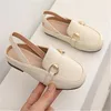 Designer barn sandal kedja mode pojke flickor läderskor slip-on tallare småbarn baby lägenheter sko barn sneakers