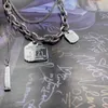 Anhänger Halsketten Europäische und amerikanische Hip Hop Alphabet Square Marke Double Layered 5021 High Sense Pullover Schlüsselbein Halskette