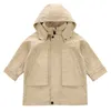 Tench Coats Spring Autumn Kids Trench Płaszcz Chłopcy Kurtka Ojciec Kaptuw z kapturem Zapip Zapip Dzieci Windbreaker Top Ubrania 213 Years Old 230311