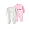 Rompers Baby Brand Autumn Winter Nyfödd bomull tjockare varma jumpsuits Spädbarnsbrev tryckta Onesies Toddler Kids Romper Drop Deliv DHDQ9