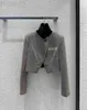 Kvinnorjackor Designer Milan Runway 2023 Spring Lapel Neck Long Sleeve Paneled Coats Brand Samma stil Ytterkläder 90kx