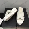 Womens Wedge Heels 5cm Slippers Schapenvacht Gewatteerde Textuur Sandalen Designer Platform Hakken Slide Slip On Mule Flip Flops Mule Classic Luxurys Outdoor Bech Shoe