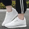 SURES BUTS Modne mężczyźni Sneakers Biała platforma Kobiet Czarne pary Flats Casual Treners Tenis Masculino Plus Size 3650 230311