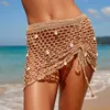 Kvinnors badkläder Kvinnor Bikini Bottoms Sarongs Söker Shells Decor Hollow-Out Crochet Knit Mini kjol Beachwear Cover-ups inslagna kort kjol Y2303