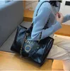 NUOVA marca Borse da donna di lusso Borse da spiaggia Designers Ch Lettera in metallo Distintivo Tote Borsa da sera Piccola borsa in pelle mini corpo Grande borsa a catena femminile Zaino Ymw8