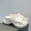 2023 슬리퍼 Mens Womens Chunky 슬라이드 PU 샌들 고무 및 모피 디자이너 플랫 솔 슬리퍼 Paris Piscine POOL SLIDE SANDAL 3D 엠보싱 로고 슬라이더