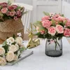 Flores decorativas 1 Bouquet Seda Rose Artificial para Acessórios para Decoração de Casamento de Noiva Decoração de Casa de Natal Flor Falsa Interior