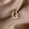 Dos Boucles D'oreilles U-Magical Exagéré Naturel Perle D'eau Douce Daisy Clip Pour Femmes Or Métal Résine Arcylic Bijoux De Mariage