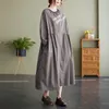 Casual klänningar 2023 Spring Long Sleeve Dress Women Big Size Maxi Cotton Linen Plaid Shirt Loose 4XL 5XL