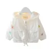 Vestes Eté Mode Bébé Protection Solaire Vêtements Filles Belle Floral Manteau Full Zip À Capuche Enfants Enfants Tenues 19 Ans 230311