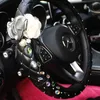 Rattet täcker Flower Crystal Diamond Universal Car Cover Styling Leather Steering-hjulfodral för kvinnliga flickans tillbehör