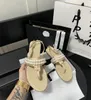 Sandali da donna di Parigi moda estiva Versatile 2c scarpe da donna 2023 Nuovi marchi designer slide doppio infradito sandalo piatto donna c pantofole vacanza