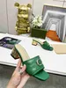 2023 Designer Kvinnors sandaler Crystal Calf Leather Casual Shoes Women's Slide Quilting Platform Summer Beach Slippers Top Quality GGity K11