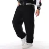 Jeans da uomo per uomo Street Dance Hiphop Fashion Ricamo Pantaloni larghi neri in denim Pantaloni da uomo in generale Rap Hip Hop 230311