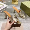 2023 Tasarımcı Kadın Dışarıda Baskılı Yüksek topuklu terlikler G Aile Lüks Orijinal Deri Siyah Beyaz Göl Yeşil Sandallar Lady Square Peep Toe Heels Ayakkabı Boyutları 35-40