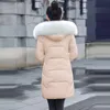 Femmes duvet Parkas mode européenne noir hiver veste grande fourrure à capuche épaisse femme chaud manteau pour les femmes 2023