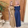 Chegadas de roupas étnicas Vestido para mulheres femininas Setin elegante por muito tempo em Dubai Europa America Fashion Salia