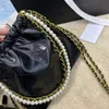 Klassisk designerhandväska svart läderhandväska Pearl chain bag Läder damsoppåse Stor kapacitet väska En axel handväska