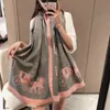 2023Classic Designer Scarf New Style Carriage Soft Structure Super Good Autumn and Winter Warm Casual Shawl S4M2